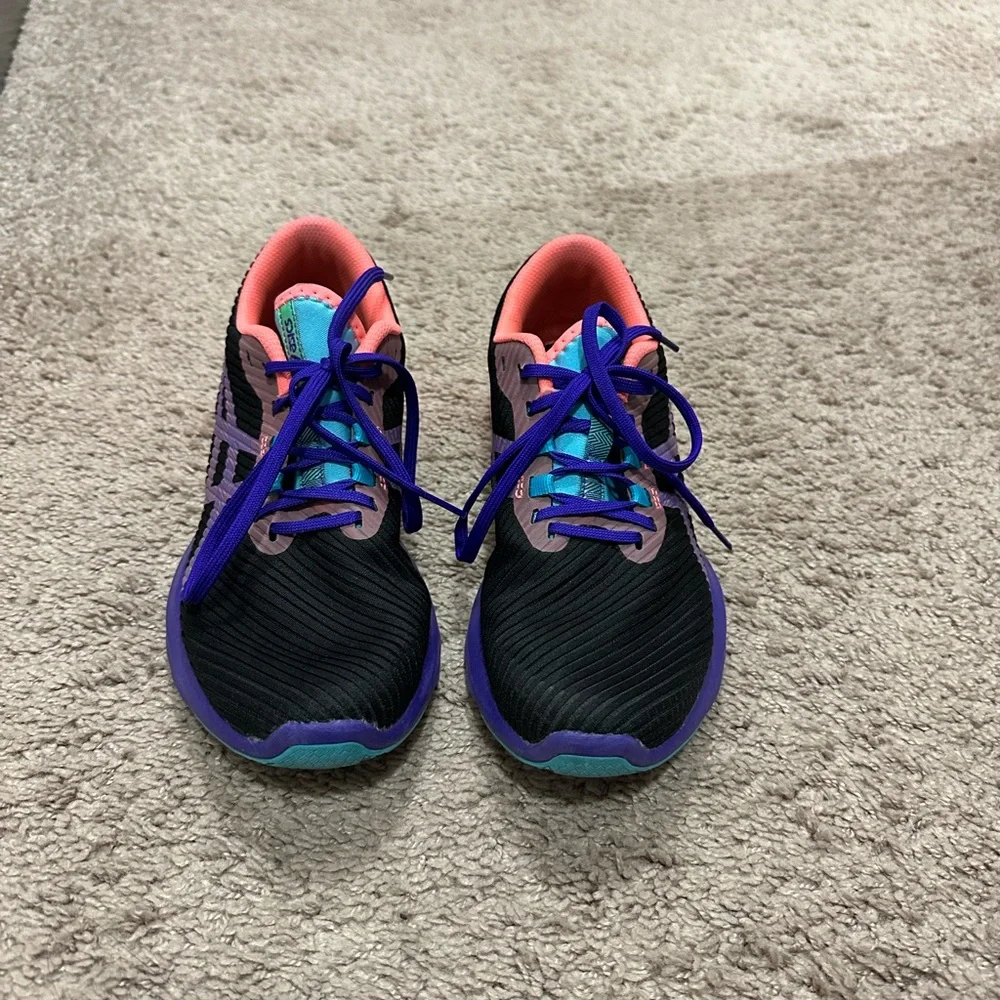 Asics Running Shoe - Picture 3 of 6